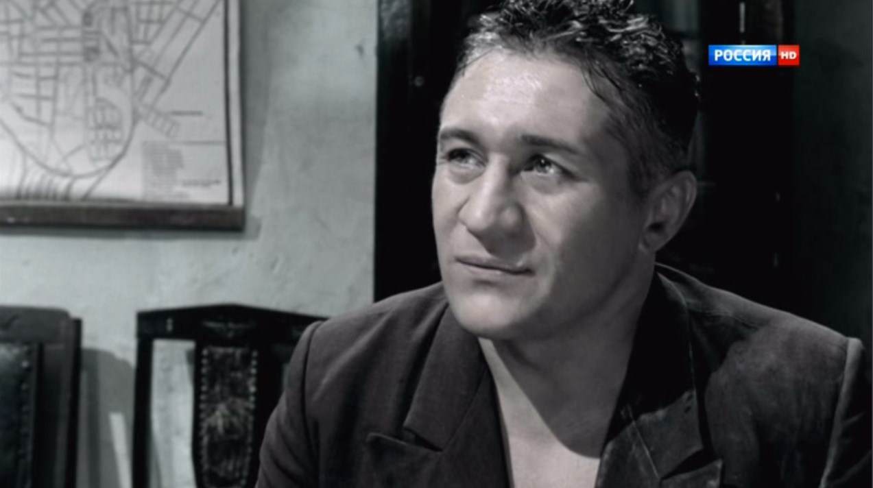 Фима Полужид Ты не гони мне, Сеня, не гони. Здесь Уголовный розыск, а не баня. Нема ни голых, ни дурных.