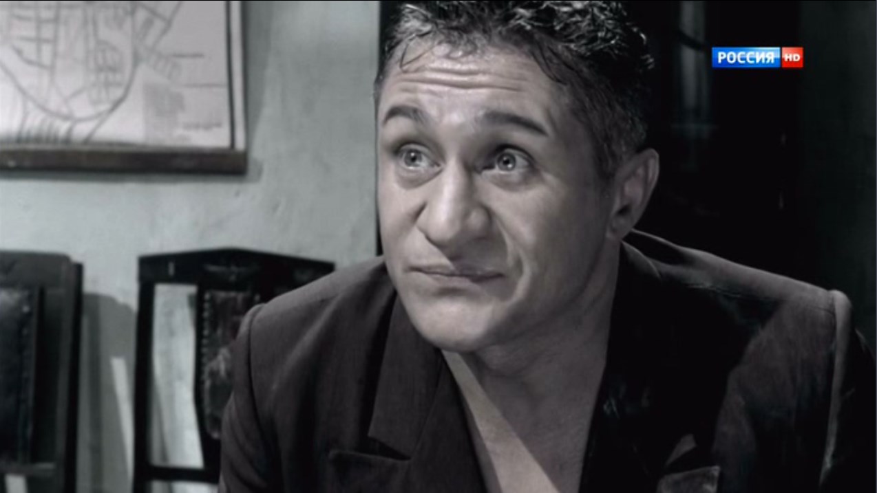 Сеня, друг. Не дай бог, конечно... Что ты мне истерику мастеришь? Ты посмотри вокруг и трезво содрогнись. Ты уже себе наговорил на вышку, теперь тяни на пролетарское снисхождение суда, мудрое, но несговорчивое.