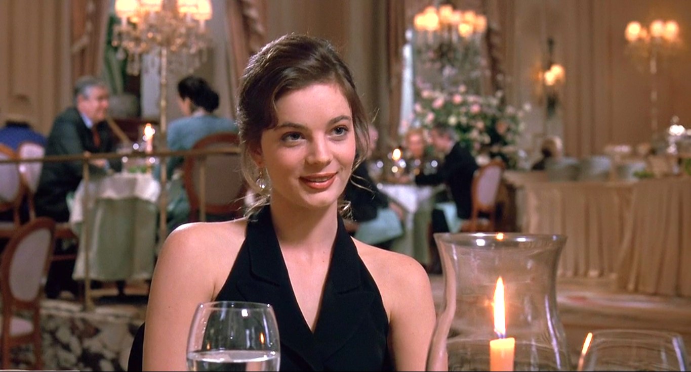 Донна (девушка в ресторане) — Майкл думает, что танго истерично.
— Это Майкл истеричен.