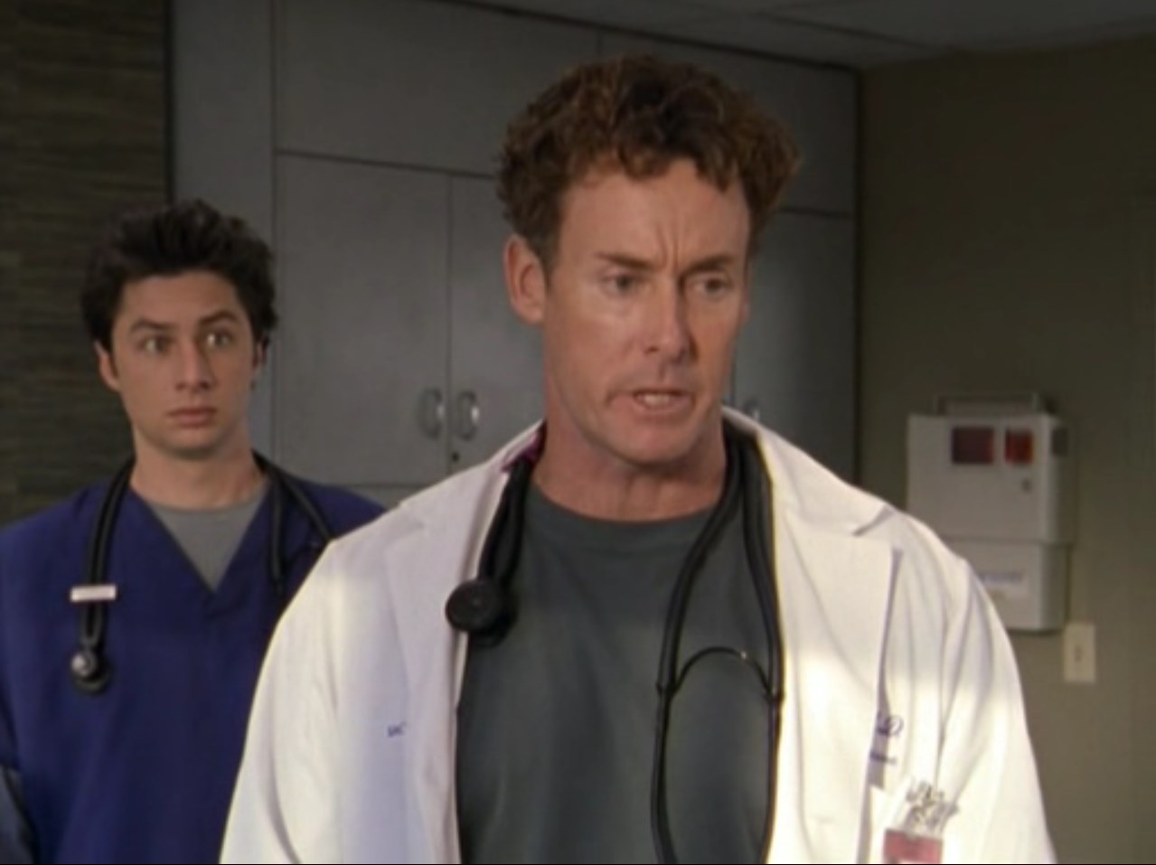 Доктор Перри Кокс Вы так напугали всю клинику, что на верхнем этаже в родильном отделении ребёнок уже пять минут пытается забраться по пуповине обратно!