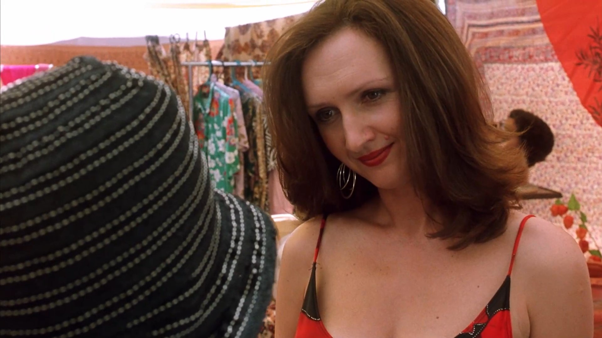 Рина Грушенка Здесь собрано все прошлое, прошлое, которое никогда не вернуть. Сентименты — это глупость.