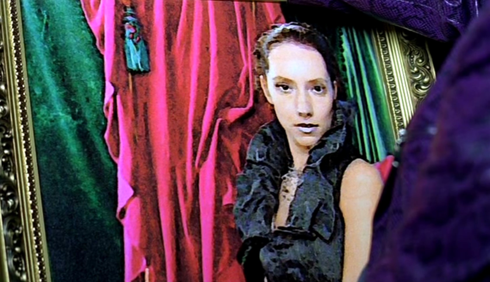 Ганя Иволгин (Гавриил Ардалионович) Генерал Епанчин генерал Епанчин: — Вот она, Настасья Филипповна. Как живая. Твоя будущая половина. Счастливчик.
Ганя Иволгин: — Оно, конечно, женщина она эффектная, но она с Тоцким сожительствует. И, говорят, выпивает часто. У меня мама напряглась уже, как электричество.