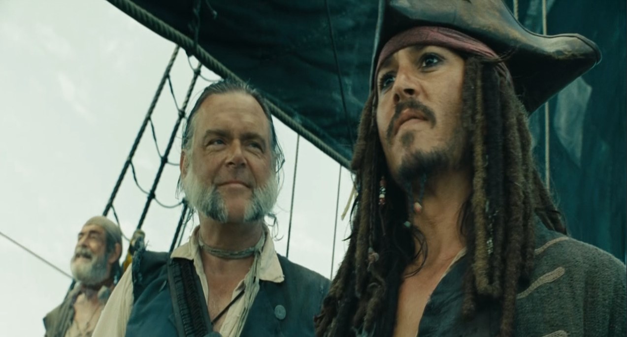 — Мистер Гиббс.
— Капитан.
— Бросьте мою шляпу в воздух.
— Это честь для меня. Ура!
— Несите назад.