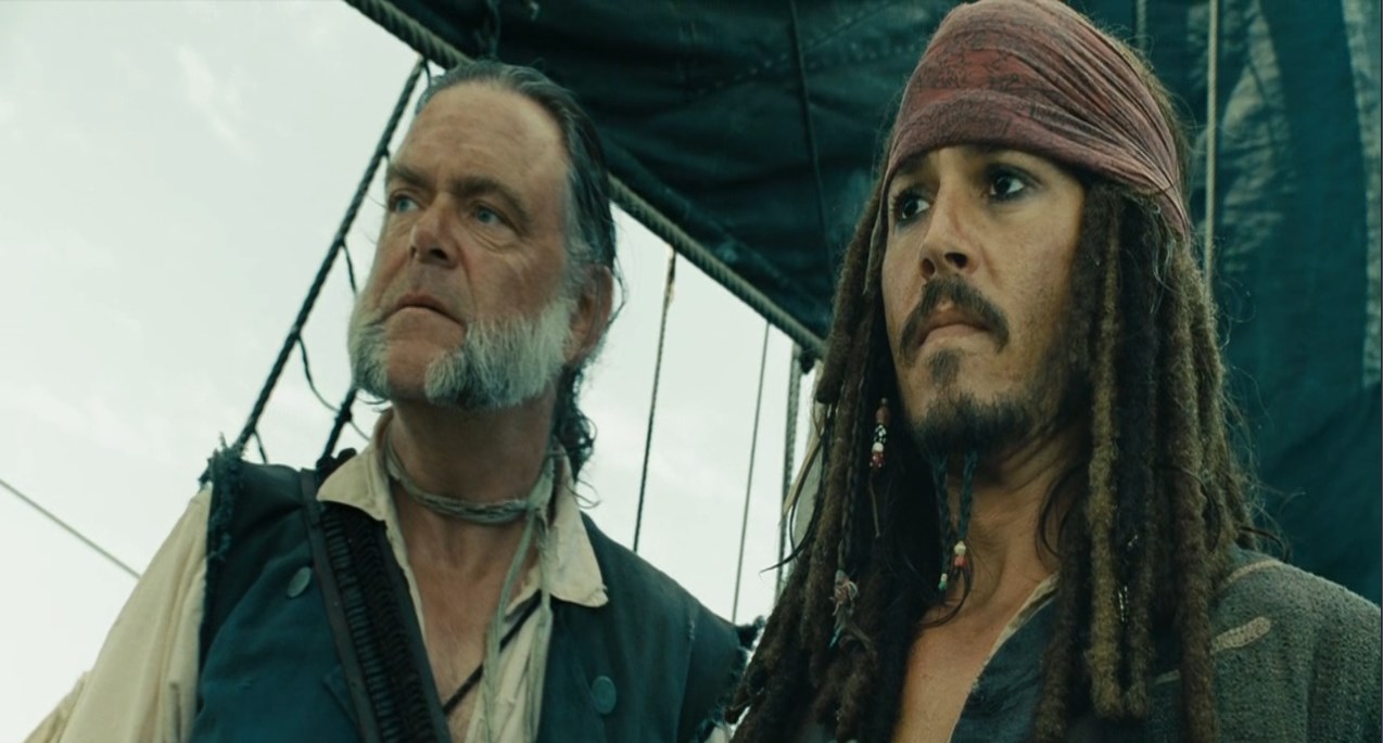 — Мистер Гиббс.
— Капитан.
— Бросьте мою шляпу в воздух.
— Это честь для меня. Ура!
— Несите назад.