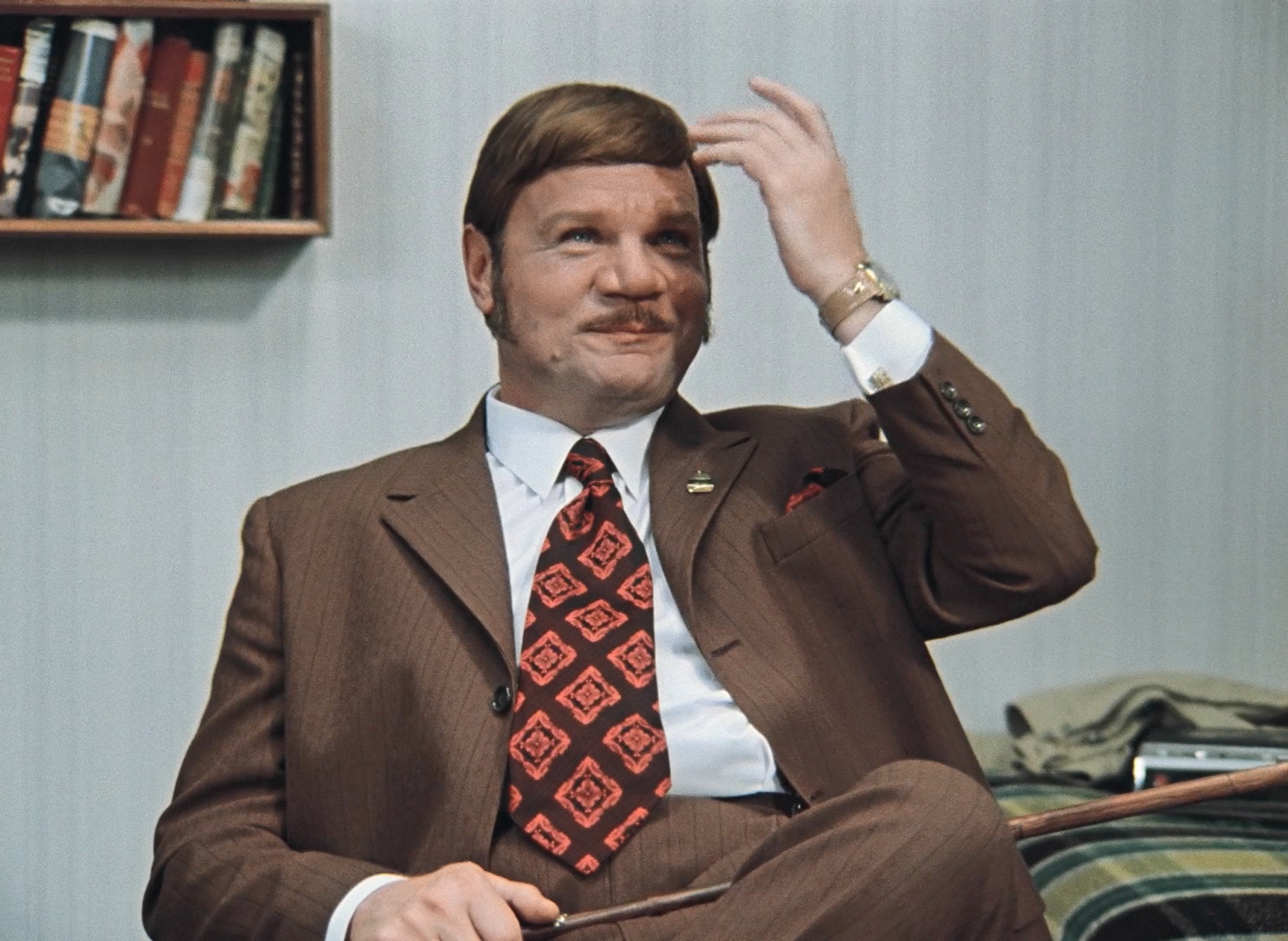 Замечательно. Поразительно. Гениально! Слушайте, я не узнаю вас в гриме! Кто вы такой? Сергей Бондарчук? Нет... Юрий Никулин? Нет-нет-нет-нет. Боже мой!... Иннокентий Смоктуновский… Кеша!