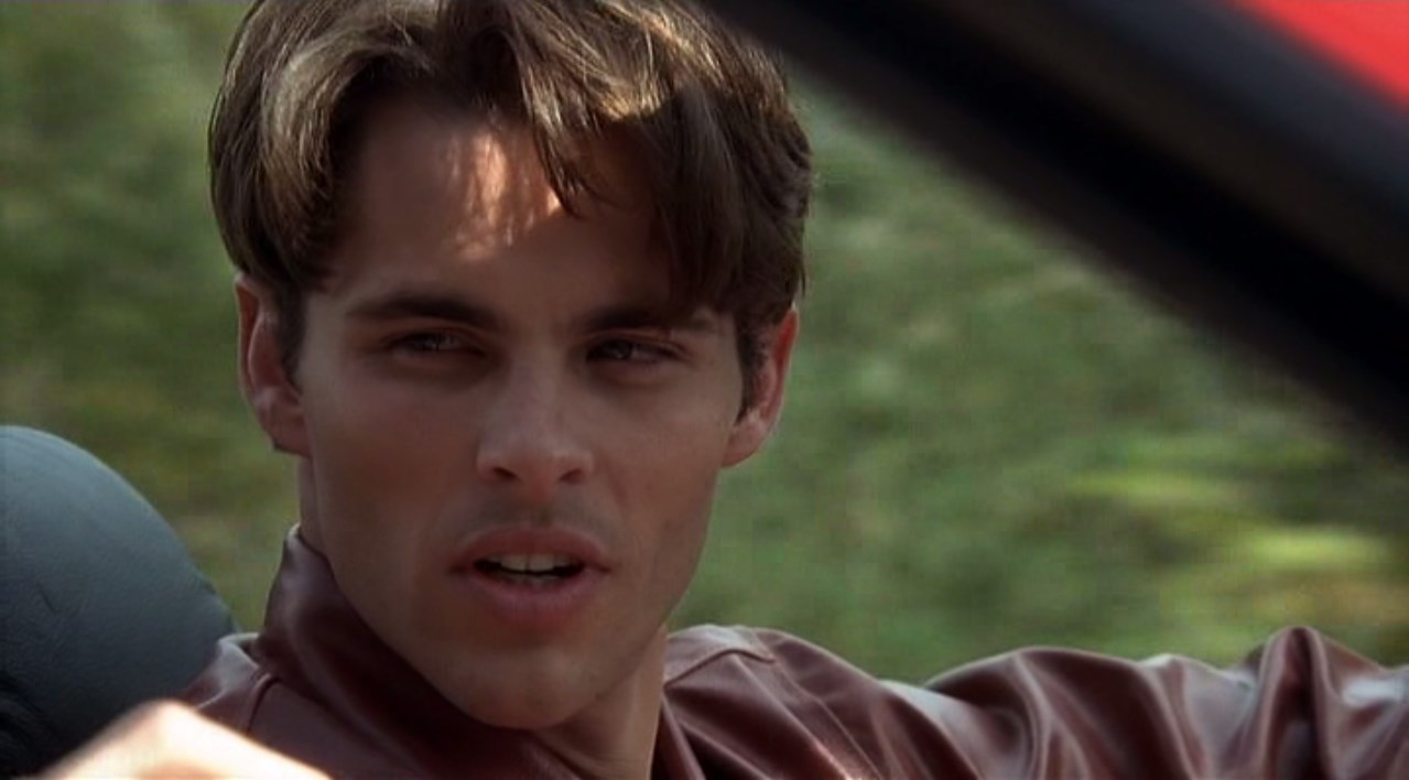 — Но кто вы? Ангел или Бог? Сами выбираете, чьё желание вам исполнить?
— Нет, мне просто нравится дурить людям головы. Я джокер в колоде жизни!