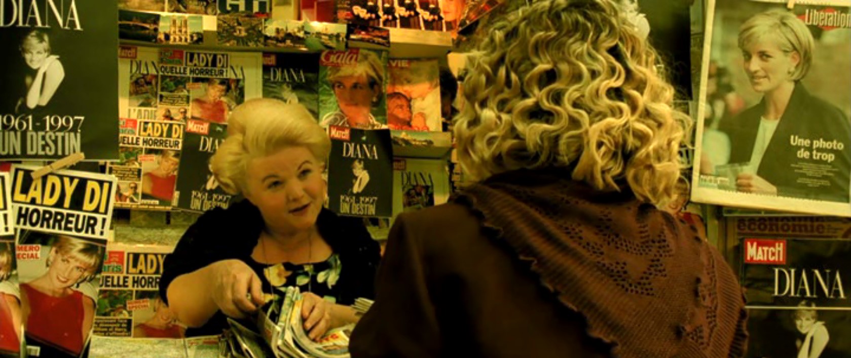 Женщина без любви чахнет, как цветок без солнца.