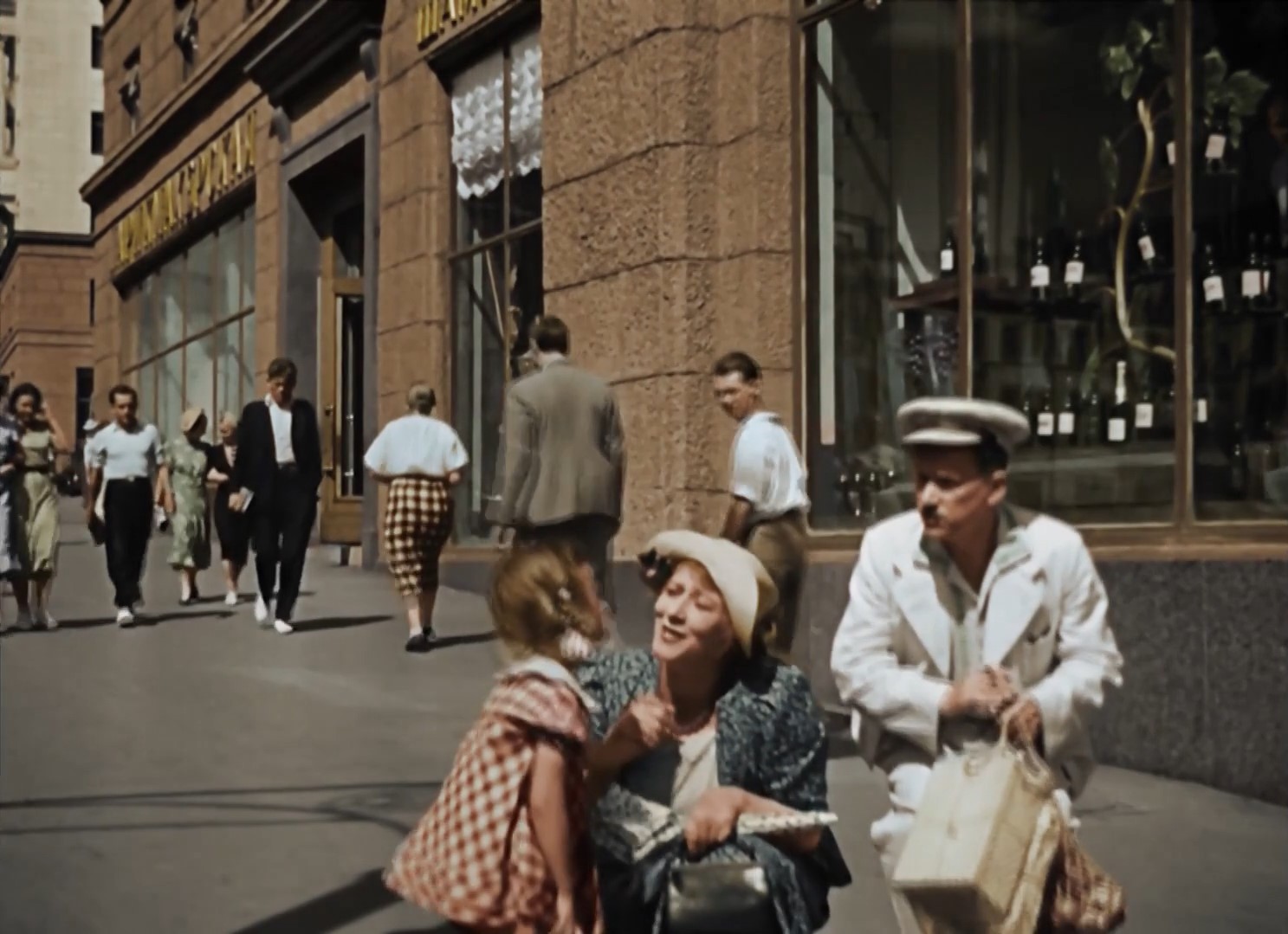 Ляля Девочка, чего ты хочешь — чтобы тебе оторвали голову или поехать на дачу?