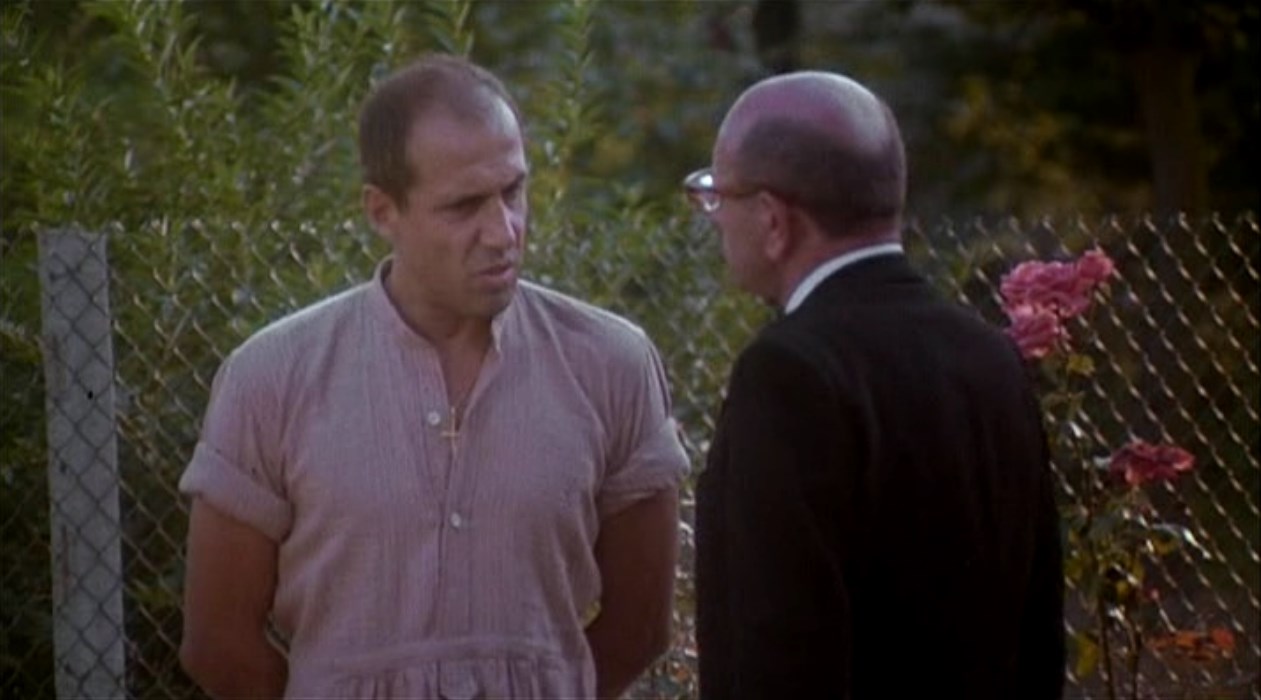 Элиа Кодоньо бухгалтер — Сто на сто — это сколько?
— Десять тысяч.
— Почему?
— Такова жизнь...