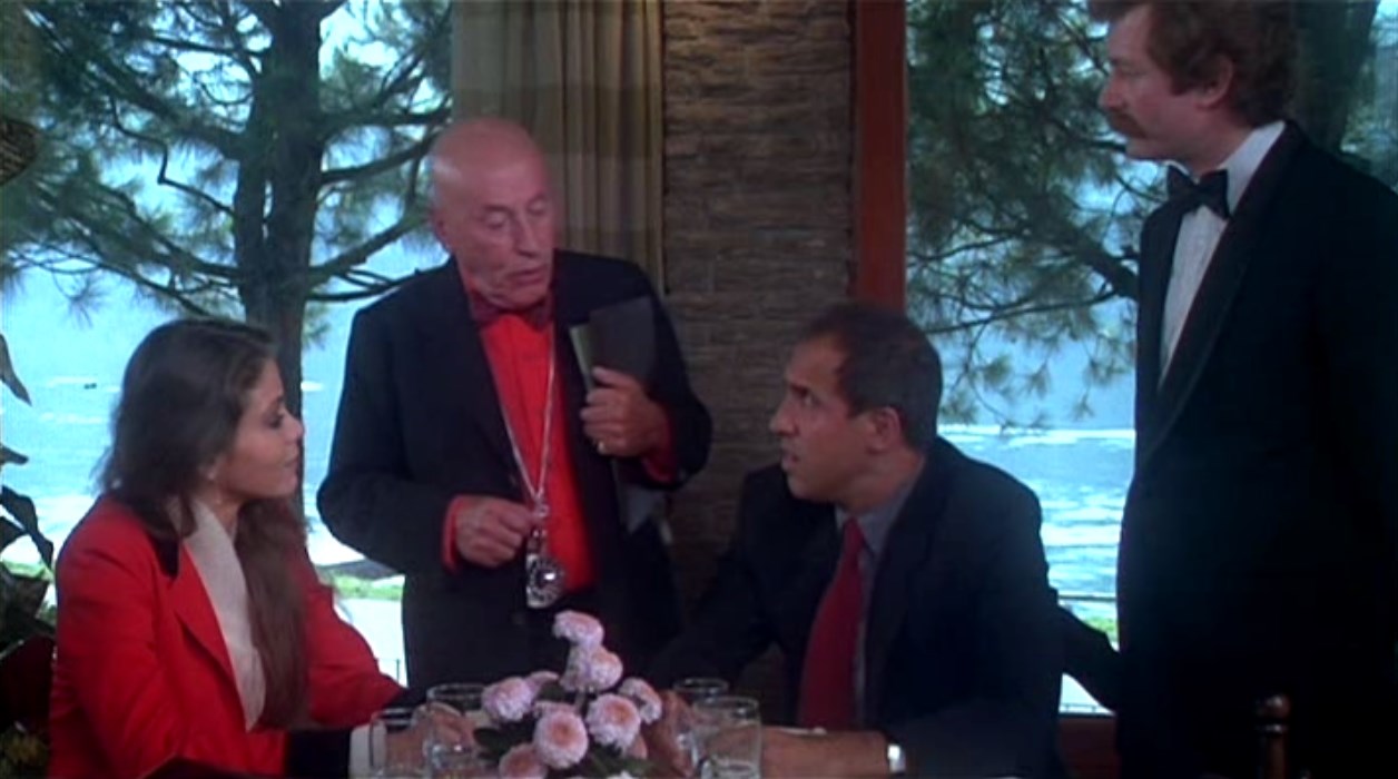 Элиа Кодоньо Сомелье — Сколько вам лет?
— Не помню...
— Я бы дал меньше!