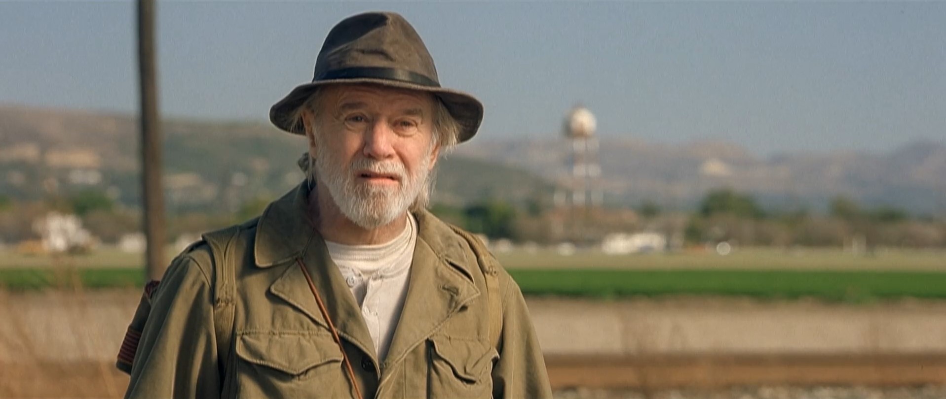 — Да, но мы не геи.
— Да что вы за деревенщина! Новый миллениум! Гей, не гей, все давно уравнялись. Все хичхайкеры делают ЭТО, иначе зачем водителям нас брать. Границ больше нет!
— Вот граница! И с этой стороны мы — не геи!