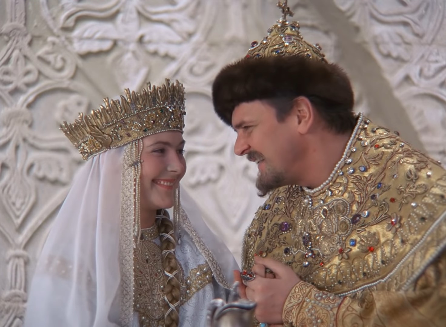 Эх, Марфуша, нам ли быть в печали?