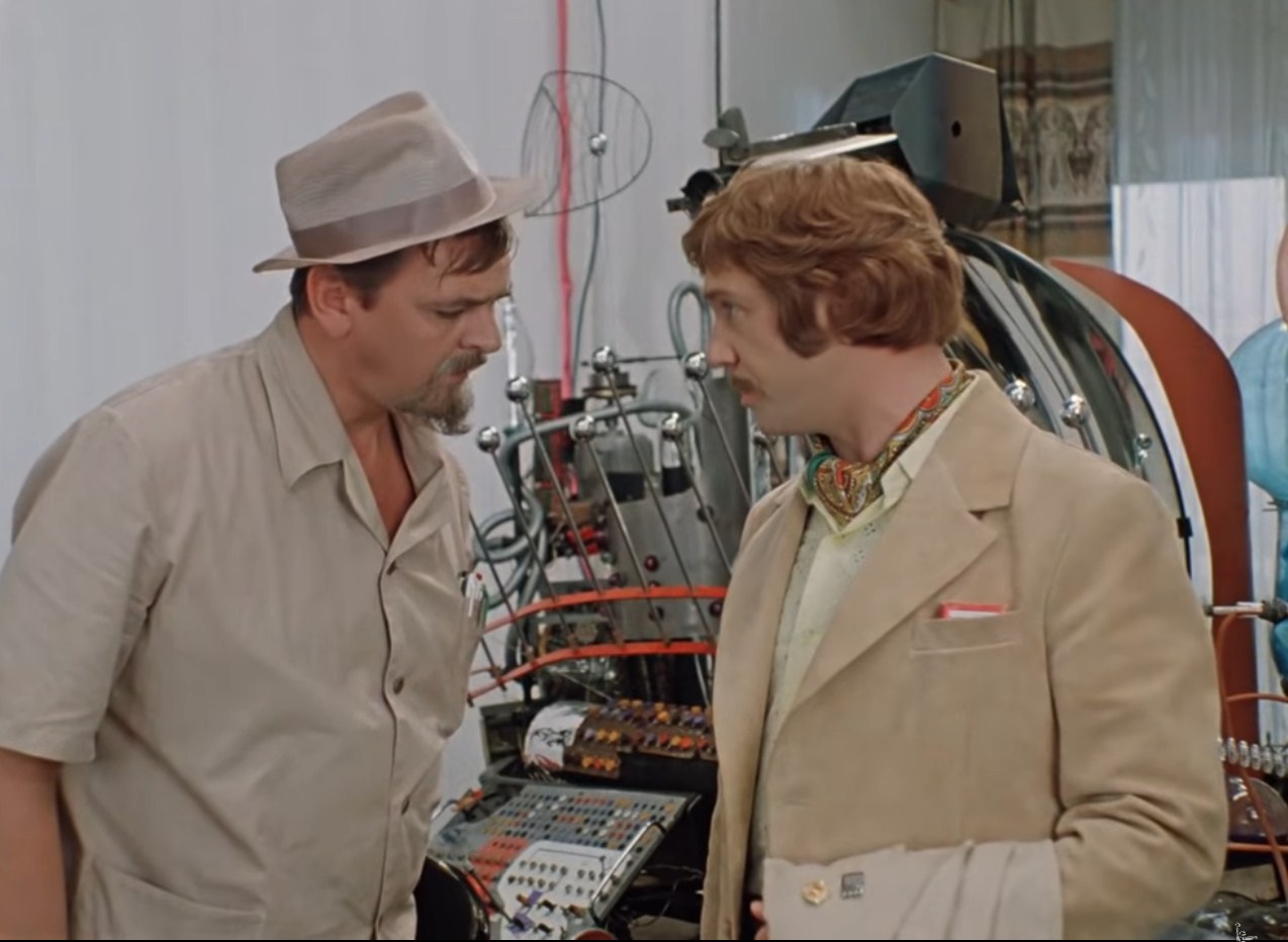 Что Вы на меня так смотрите, отец родной, на мне узоров нет и цветы не растут!