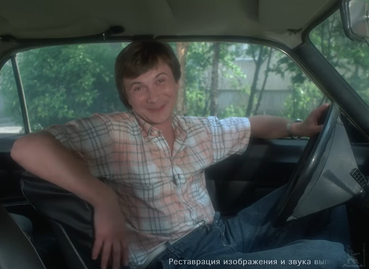 — Да. Вот... Насчёт зелёненьких. Статья восемьдесят восьмая, часть первая. От трёх до восьми с конфискацией.
— Ну я тебя умоляю.
— Это ты потом прокурора будешь умолять, а не меня!