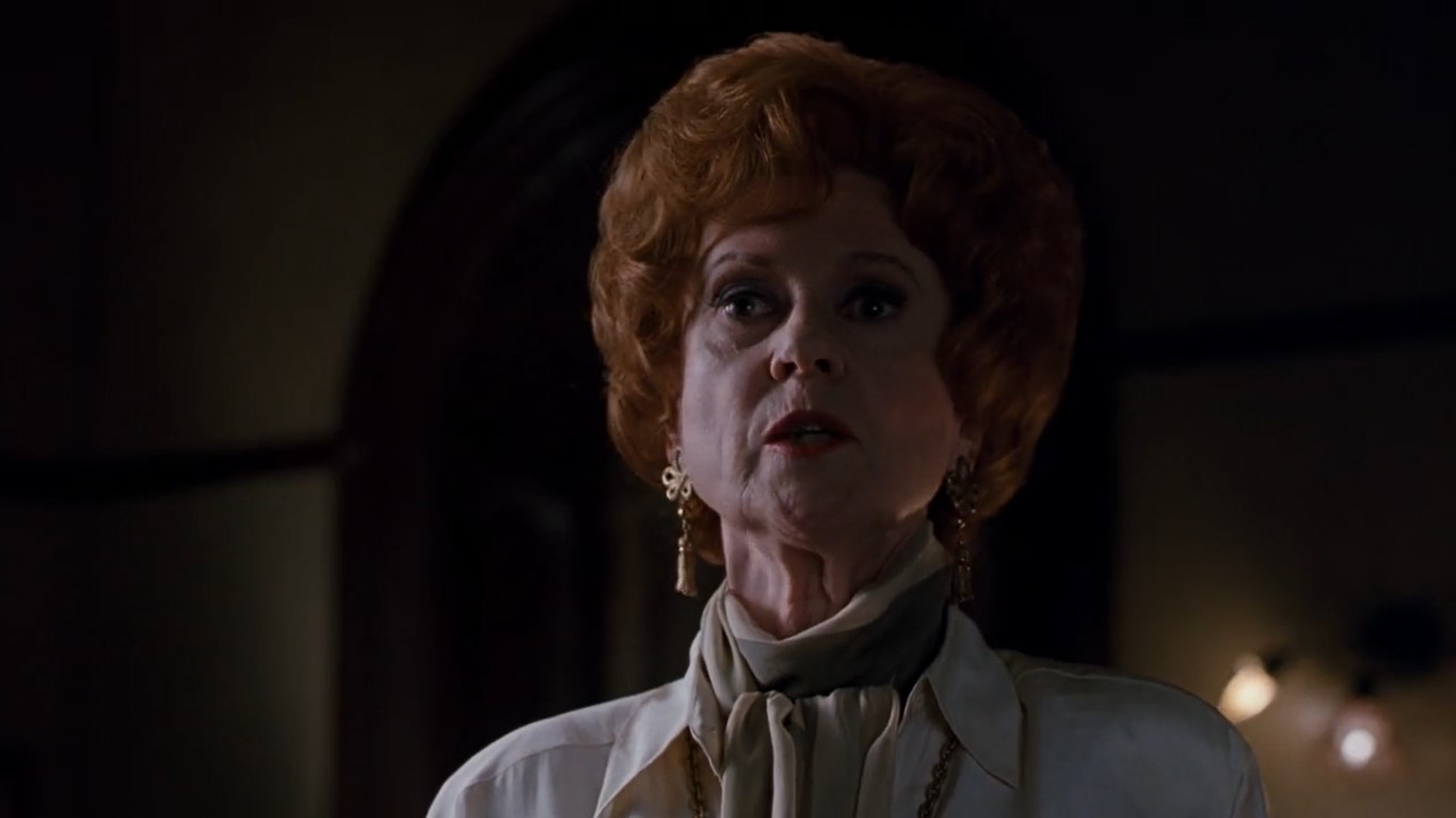 Ты отвратительная женщина. Тебя гложет злость и жадность. Мы могли бы стать друзьями.