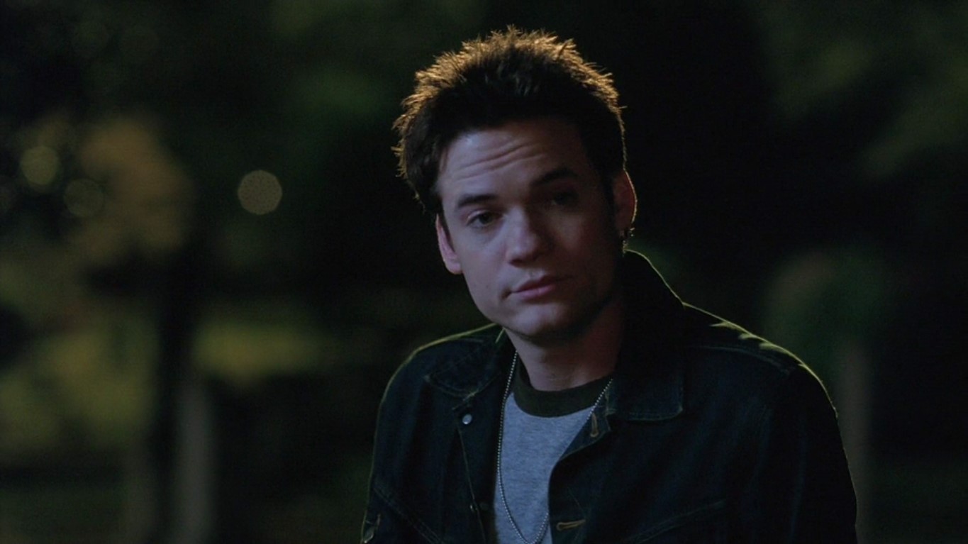 — Да, я верю в чудеса, верю. А ты разве нет?
— Нет. Мир наполнен дерьмом.