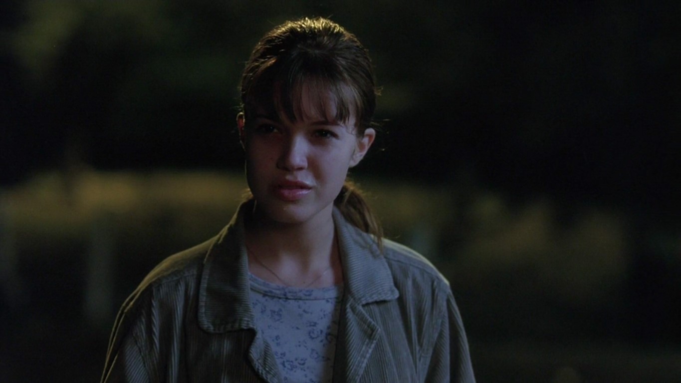 — Да, я верю в чудеса, верю. А ты разве нет?
— Нет. Мир наполнен дерьмом.