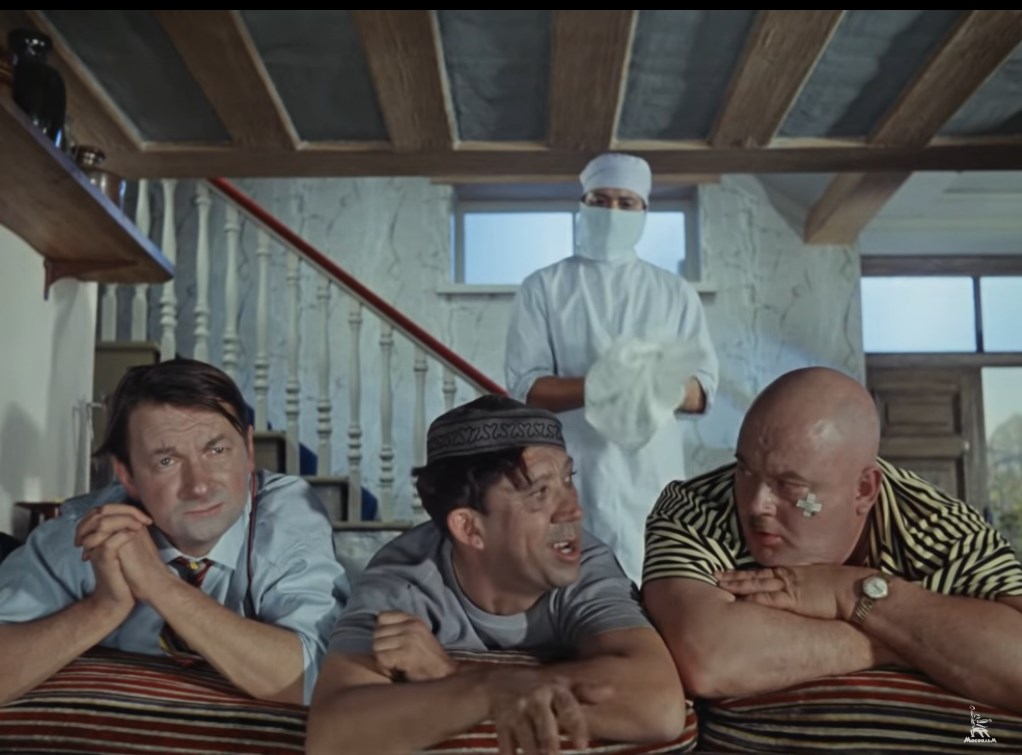 — Иначе — «Memento mori»!
— Моментально.
— В море!