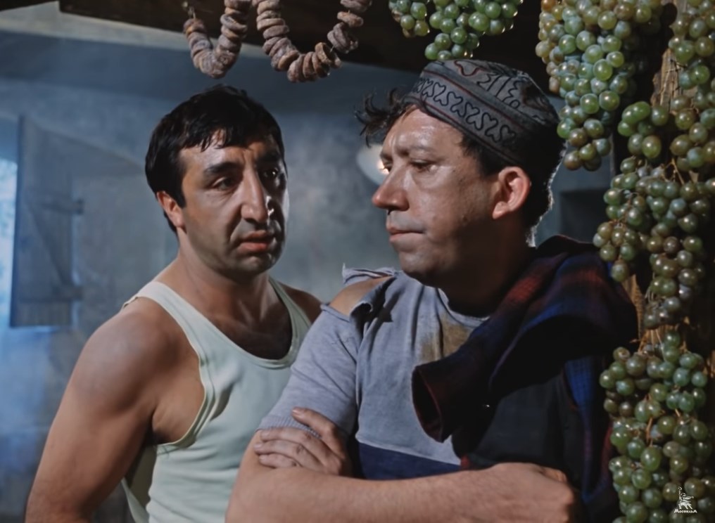 — Это, как его, волюнтаризм!
— В моем доме не выражаться.
— А чего я сказал?