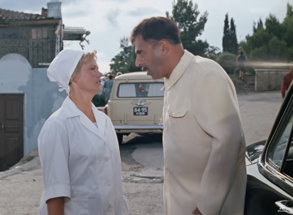 товарищ Саахов — Всё ясно, делириум тременс.
— Что?
— Белая горячка…
— Да-да, белый, горячий, совсем белый!