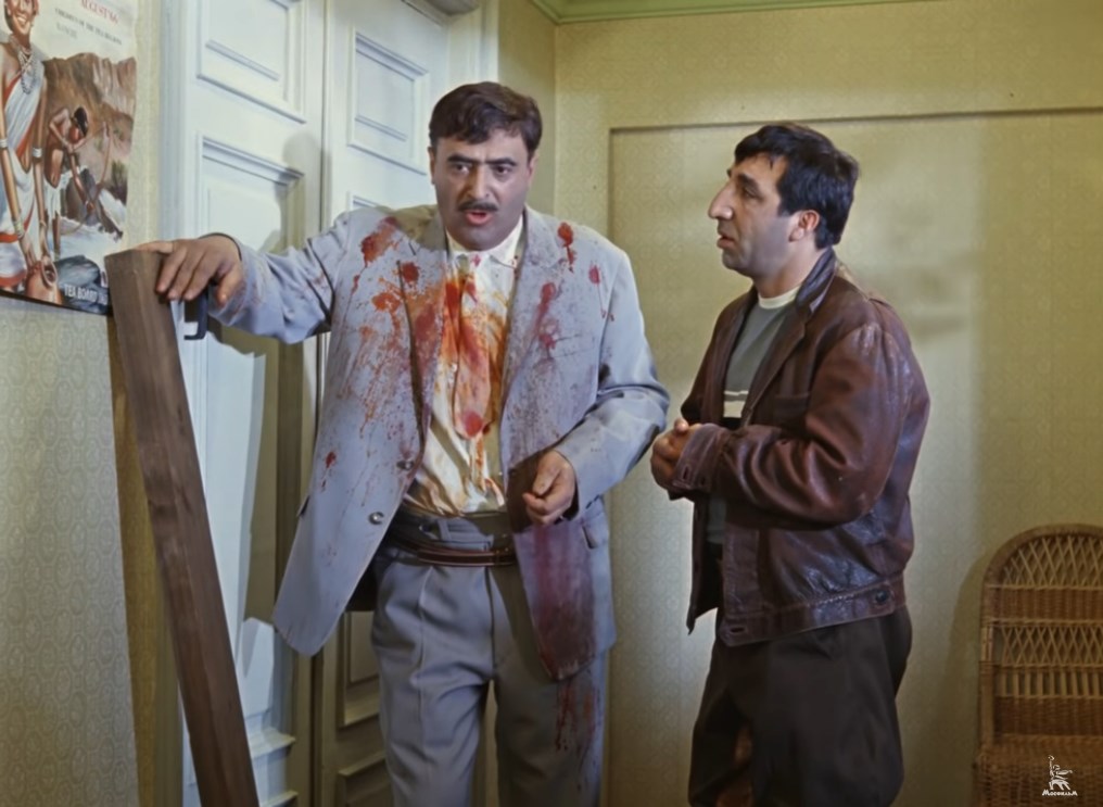 Джабраил — В общем так, мне теперь из этого дома есть только два пути: либо я её веду в загс, либо она меня ведёт к прокурору.
— Не надо!
— Сам не хочу, что ты...