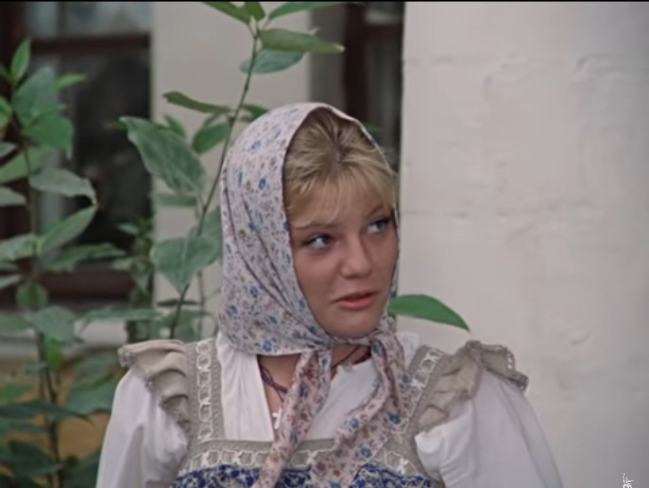 Фимка Степан Степанович — Дядя Степан, ихний кучер на меня в лорнет посмотрел. Чего это он?
— Чего-чего? Зрение слабое!
— Беееедненький!