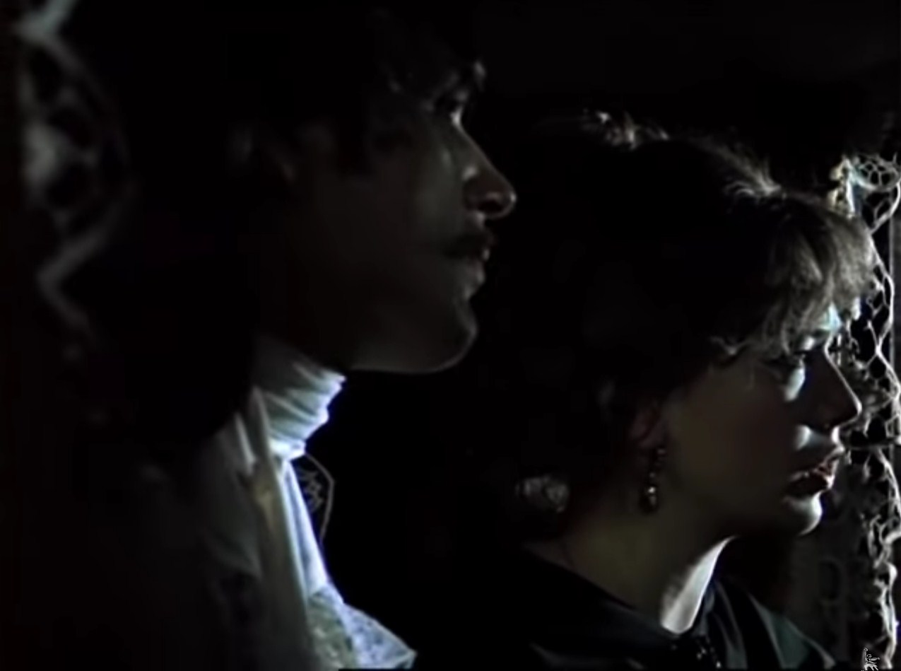 Господи! Неужели вам обязательно нужно убить человека чтобы понять, что он живой!