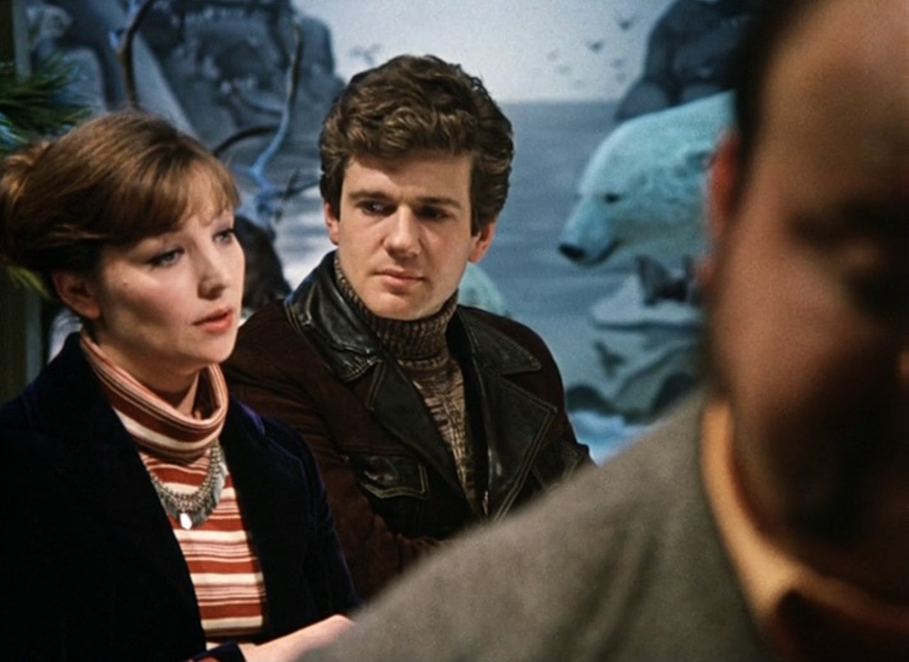 Жизнь состоит из одних вопросов. А хочется, чтобы она состояла из одних ответов.