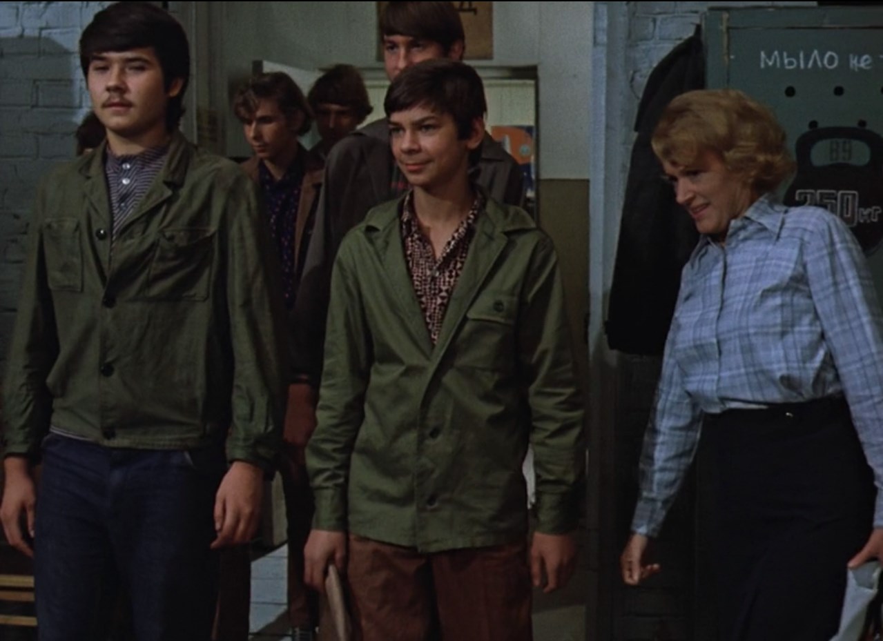 — Чувствуйте себя как дома!
— Да не забывайте, что в гостях!