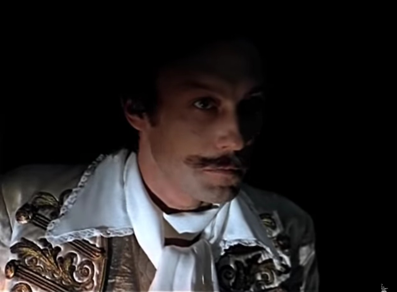 — Не усложняй, барон… Втайне ты можешь верить.
— Я не умею втайне. Я могу только открыто.