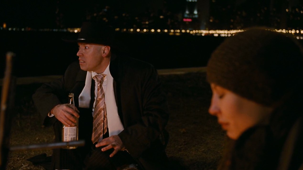 — А в чём сила, брат?
— А вот в чём: в деньгах вся сила, брат! Деньги правят миром, и тот сильнее, у кого их больше!
— Ну хорошо, вот много у тебя денег. И чё ты сделаешь?
— Куплю всех!
— И меня?..