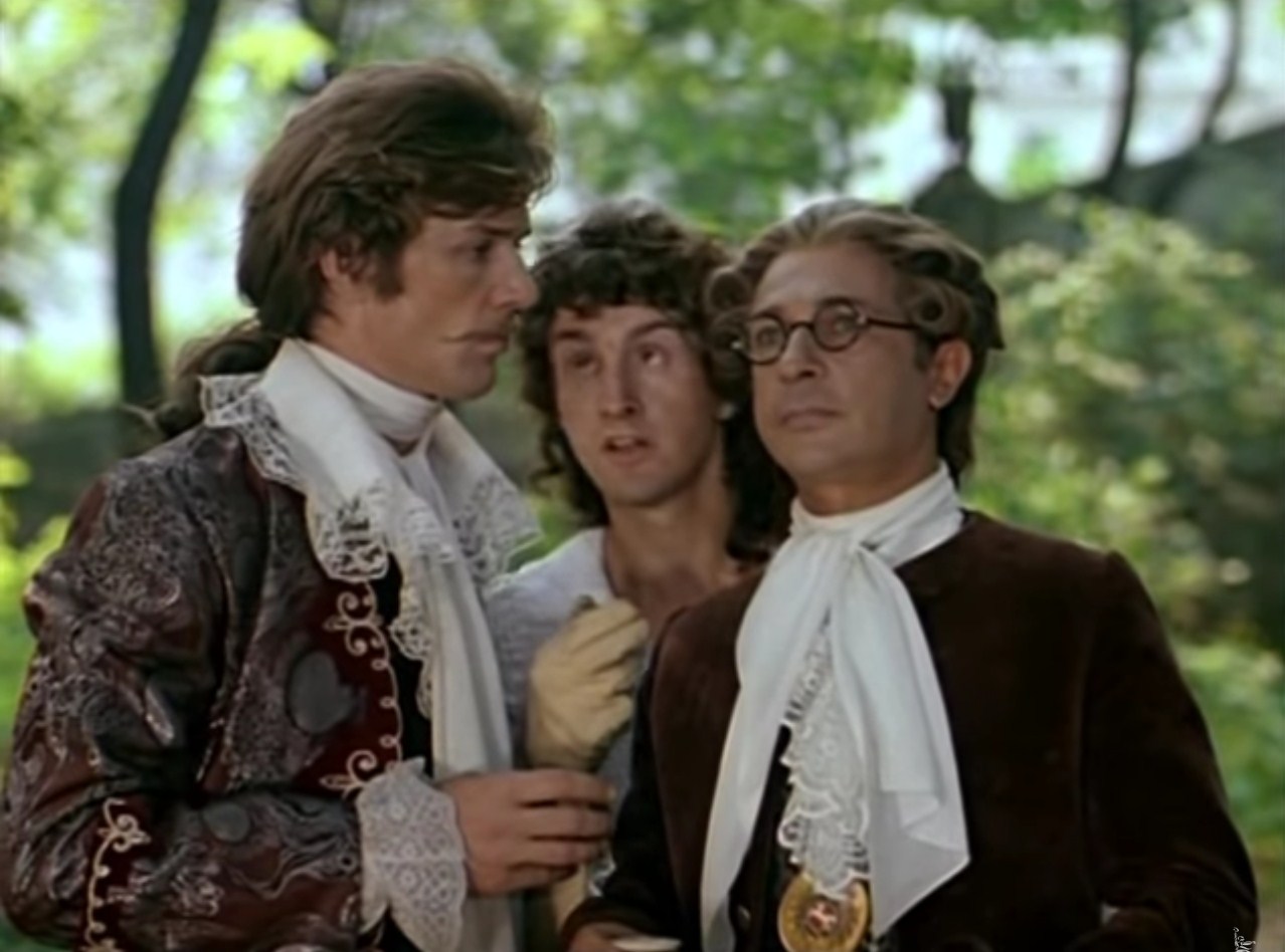 Будучи в некотором нервном перевозбуждении, герцог вдруг схватил и подписал несколько прошений о разводе словами: «На волю, всех на волю!»