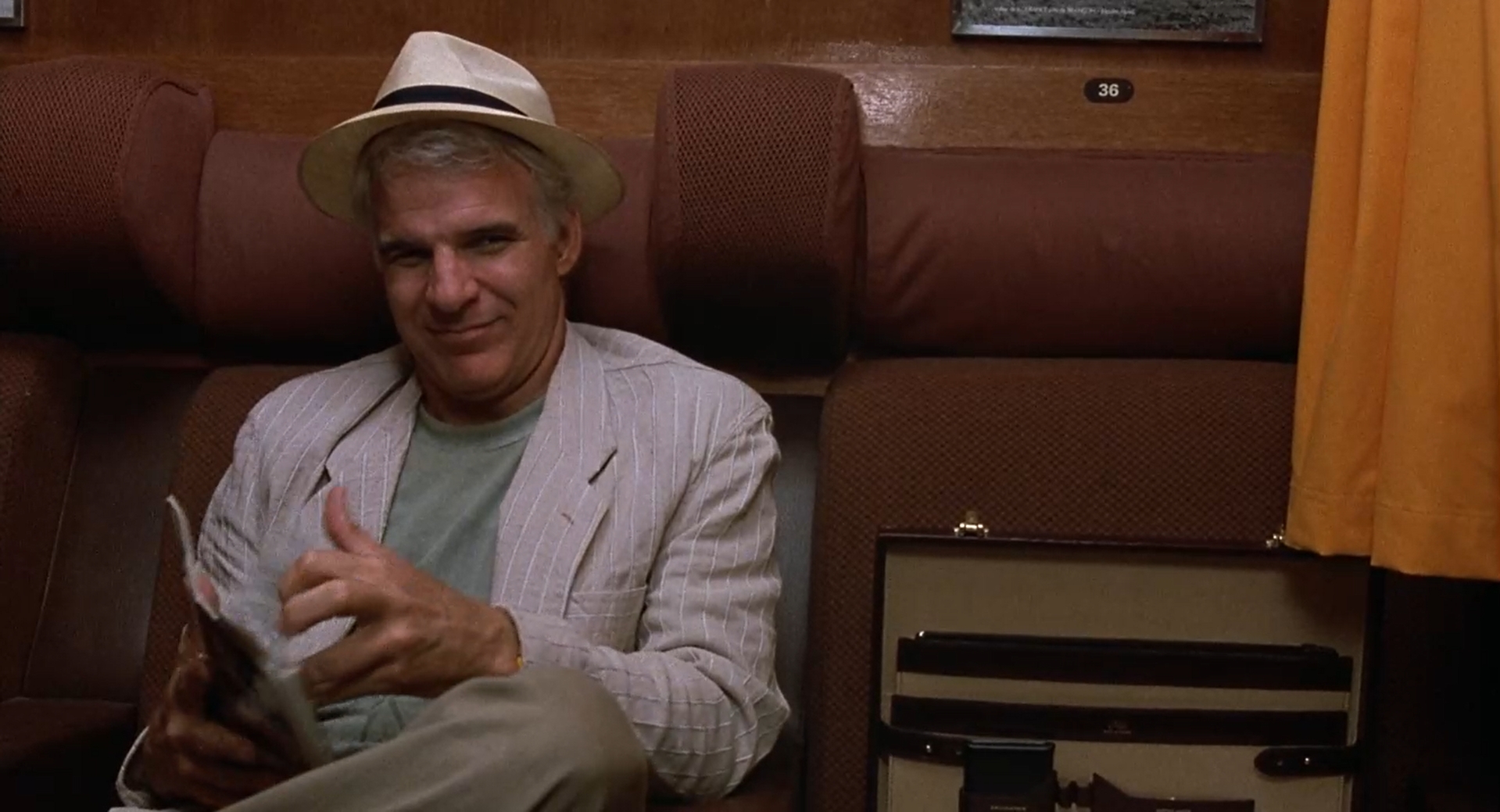 — Знаете, я невольно услышал ваш разговор за столом. Сочувствую вам и вашей бабушке.
— А? О! Сочувствуете? Ну и зря.
— Вы же сказали — она хворает?
— Лучший способ выставить дамочку на угощение.