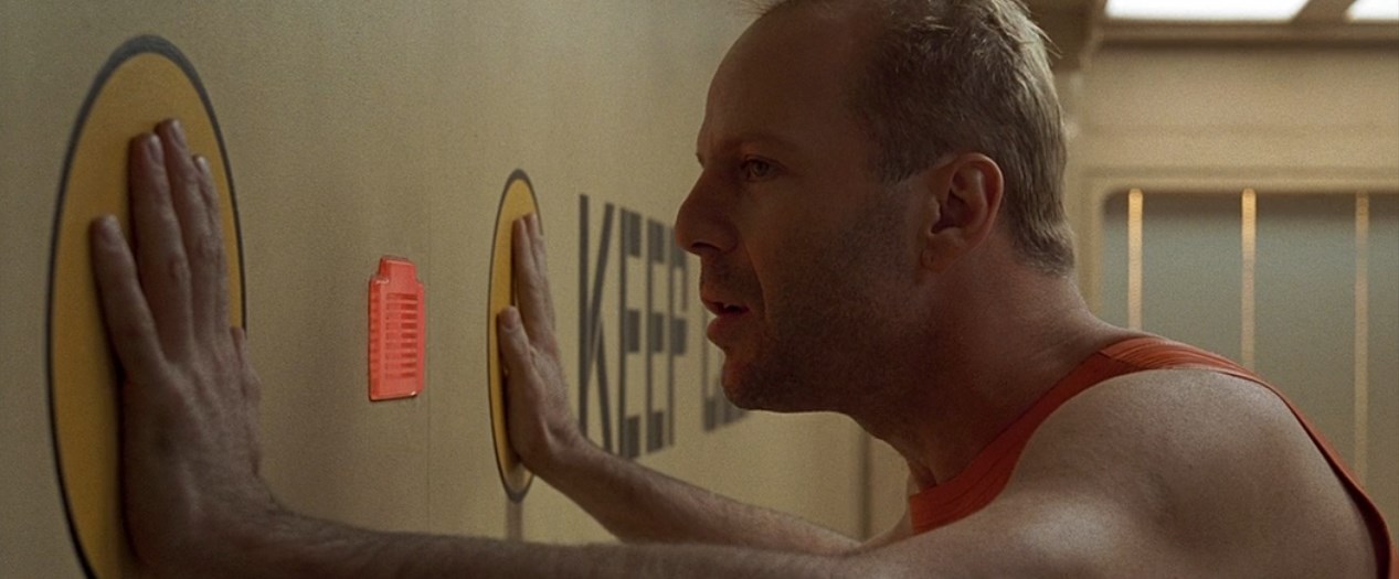 Полицейский — Сэр, вы зарегистрированы как человек?
— Нет, я шашлык.
==========================================
— Сэр, вы классифицируете себя как человека?
— Что вы, я дерьмо на палочке.
==========================================
— Сэр, вы зарегистрированы как человек?
— Никак нет, я всего лишь страус Эму.