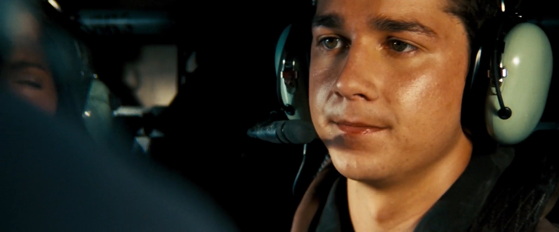 Мэгги Мэдсен — А тебя за что взяли?
— Я купил машину, а она оказалась роботом. Кто ж знал...