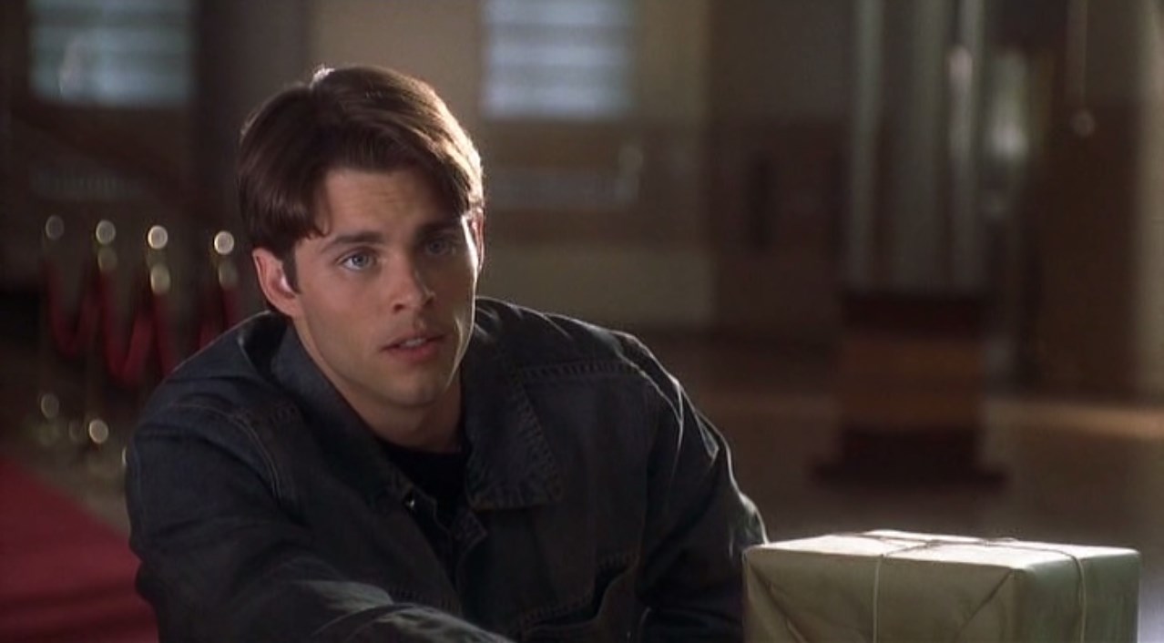 Нил Оливер — Нужна ещё капля вашей крови.
— Крови?!
— Конечно, я ведь дьявол!... Шутка.