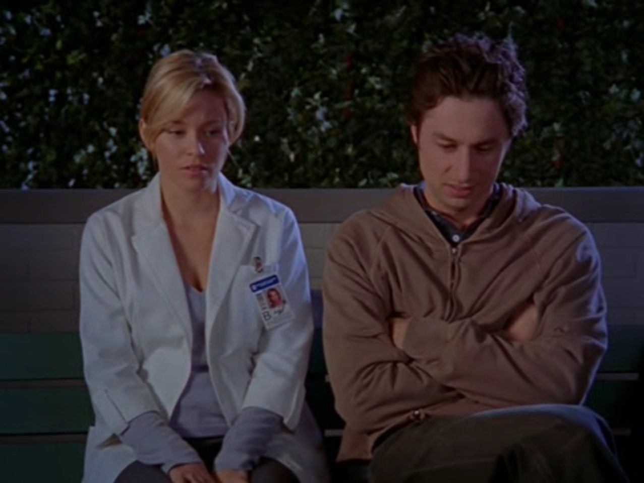 — А я уже стал представлять родительские штучки, ну там подгузники, первые шаги и первая игра в бейсбол. Я даже попросил Терка научить меня бросать мяч по-мужски...
— А если родилась бы девочка? Ты кидал бы как обычно.