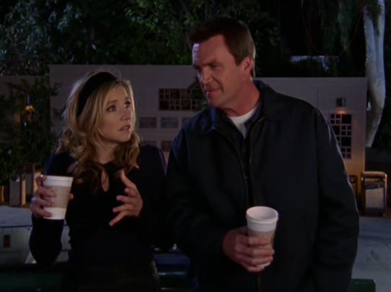 Может, и вправду плохое случается не просто так. Отстранение от работы помогает укрепить отношения, а сложные ситуации помогают людям стать ближе, и всё-таки будьте осторожны, потому что если верить, что на всё плохое в мире есть своя причина, бывает очень больно, если вы не найдёте эту причину...