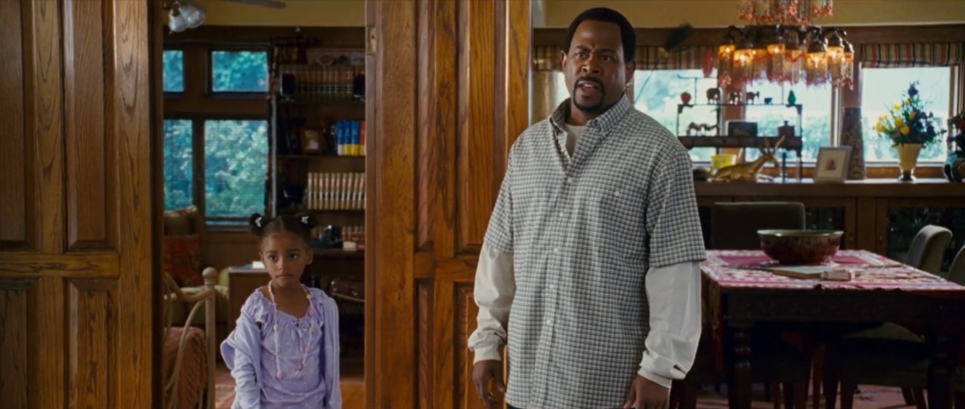 — Дети не уважают отца, который палец об палец не ударил. В мое время женщины дома сидели, а мужчины работали.
— В ваше время мужчины пирамиды строили!