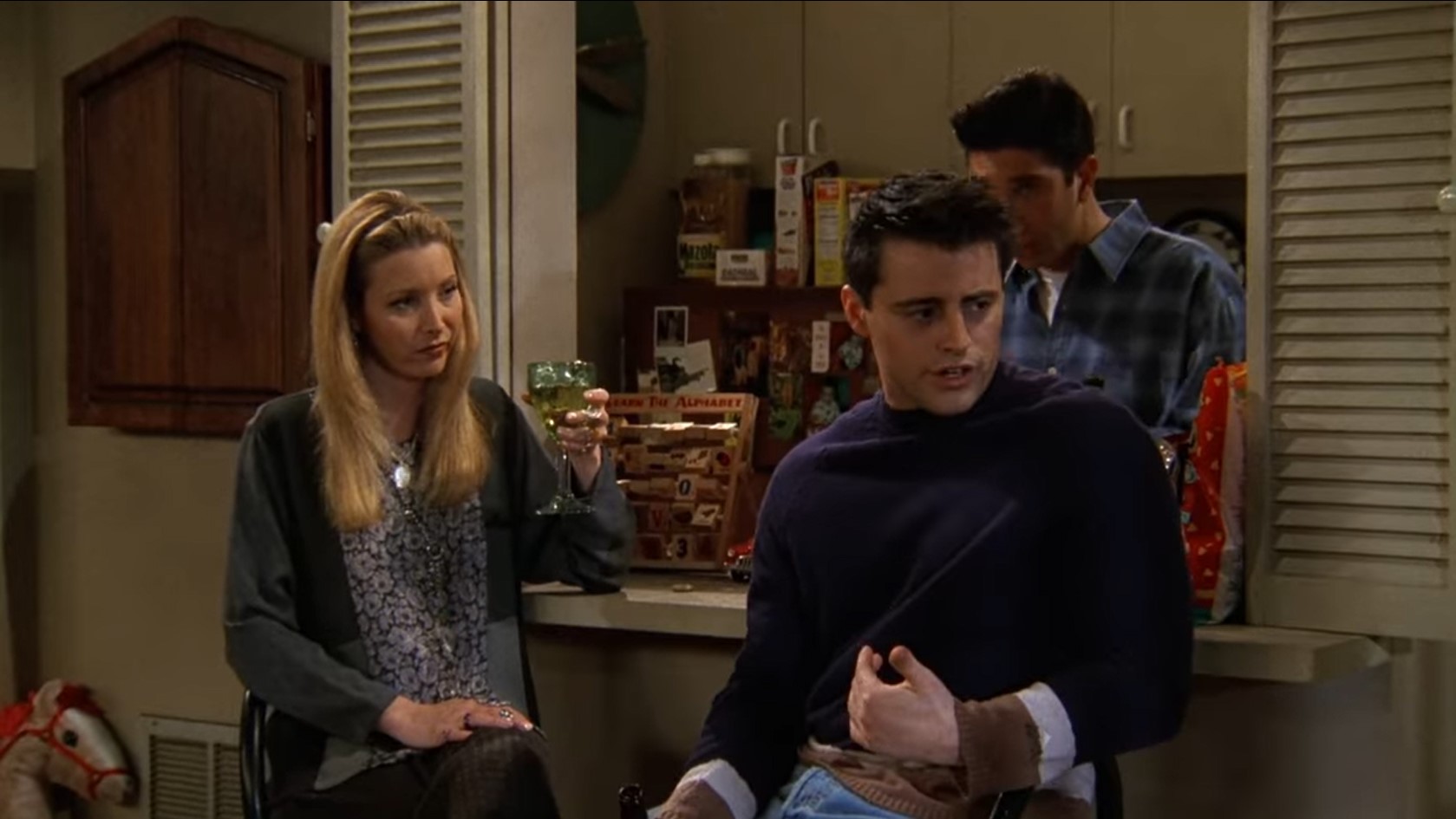 Джоуи «Джо» Триббиани Фиби Буффе — Закрой окно, Чендлер! Моими сосками уже стекло можно резать!
— Что правда? А я думала, одна я это умею!