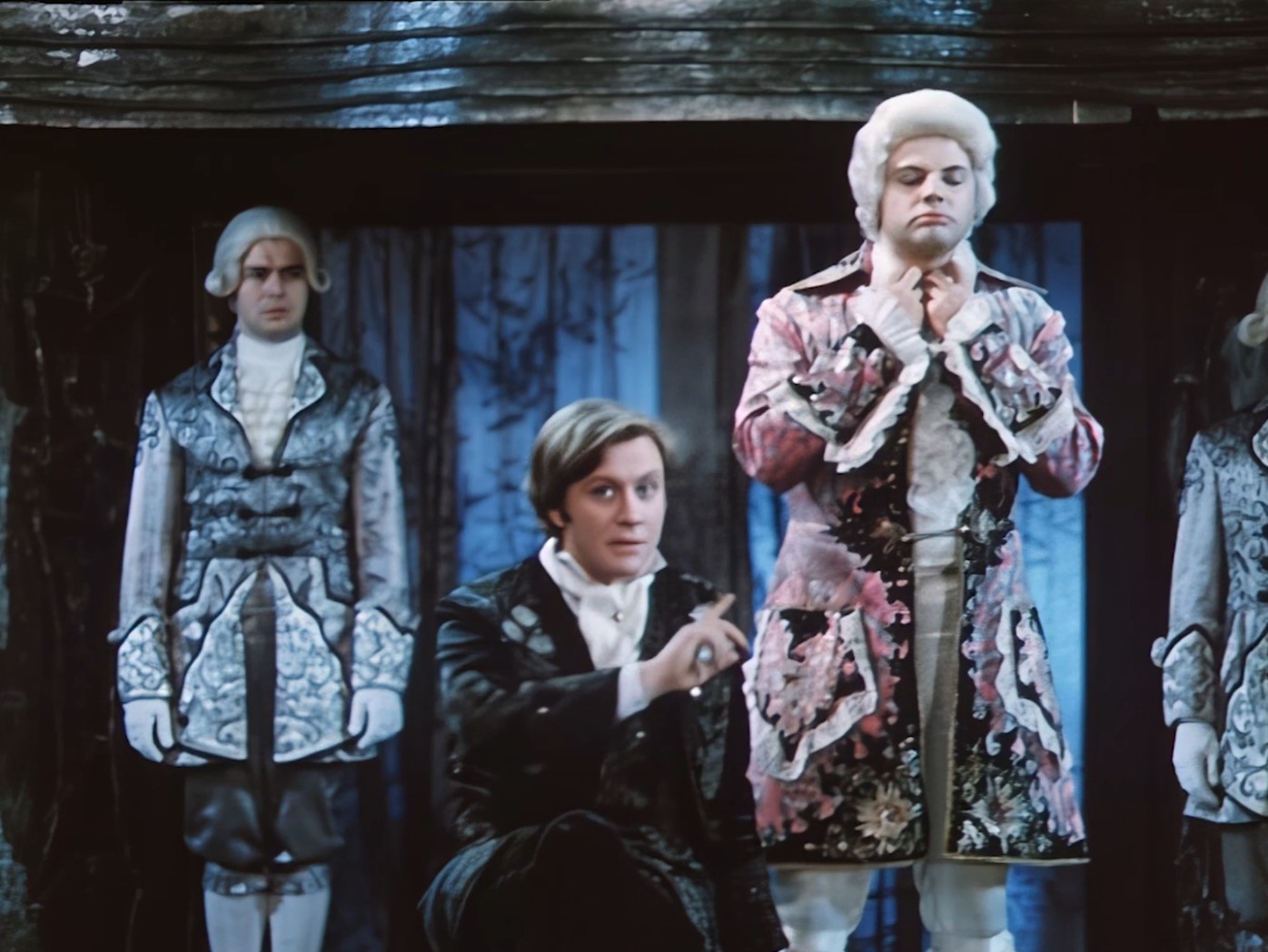 Вы здесь владеете всем, только не самим собой.