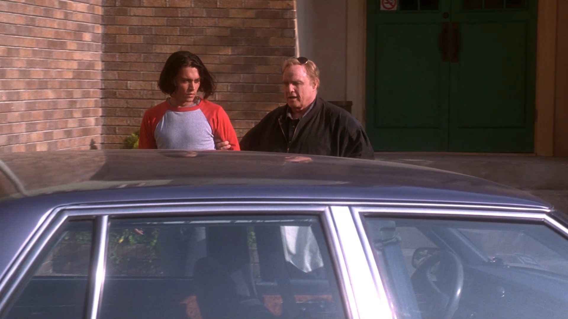 Меня зовут дон Октавио де Флорэс. Я величайший в мире психиатр. Я вылечил более 1000 пациентов и их лица остались в моей памяти как летние дни. Но больше всех я, конечно, запомнил Дона Жуана. Дона Хуана де Марко.