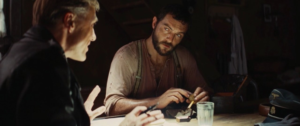 Обожаю слухи! В фактах легко запутаться, а слух — будь то правда или ложь — выдает с головой.