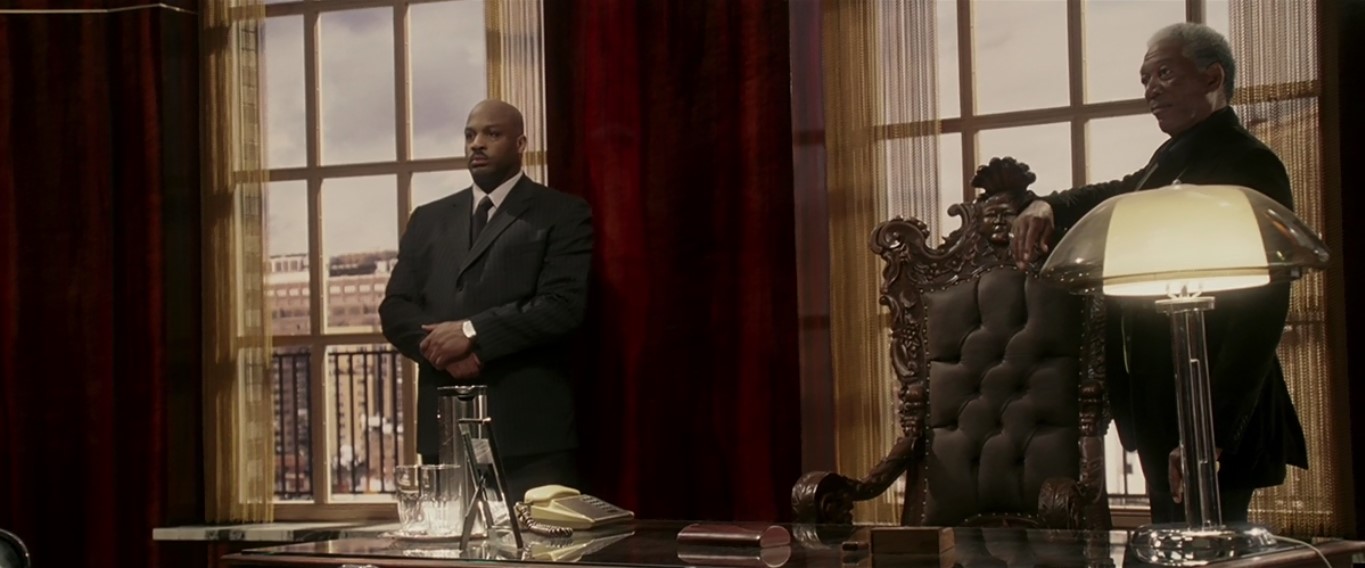 «Босс» Уверен, что ваш нос пострадал из-за вашего рта.