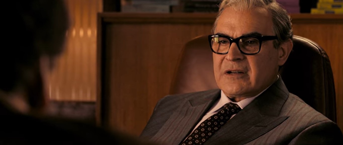 Наркотики приводят к моральной деградации наших детей. Шлюхи. Шлюхи, лучше шлюхи. Вот что меня интересует.