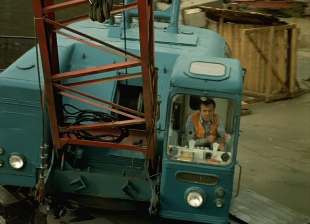 Ты меня ещё не знаешь! Поймаю — откушу тебе ухо и заставлю сожрать его на моих глазах!