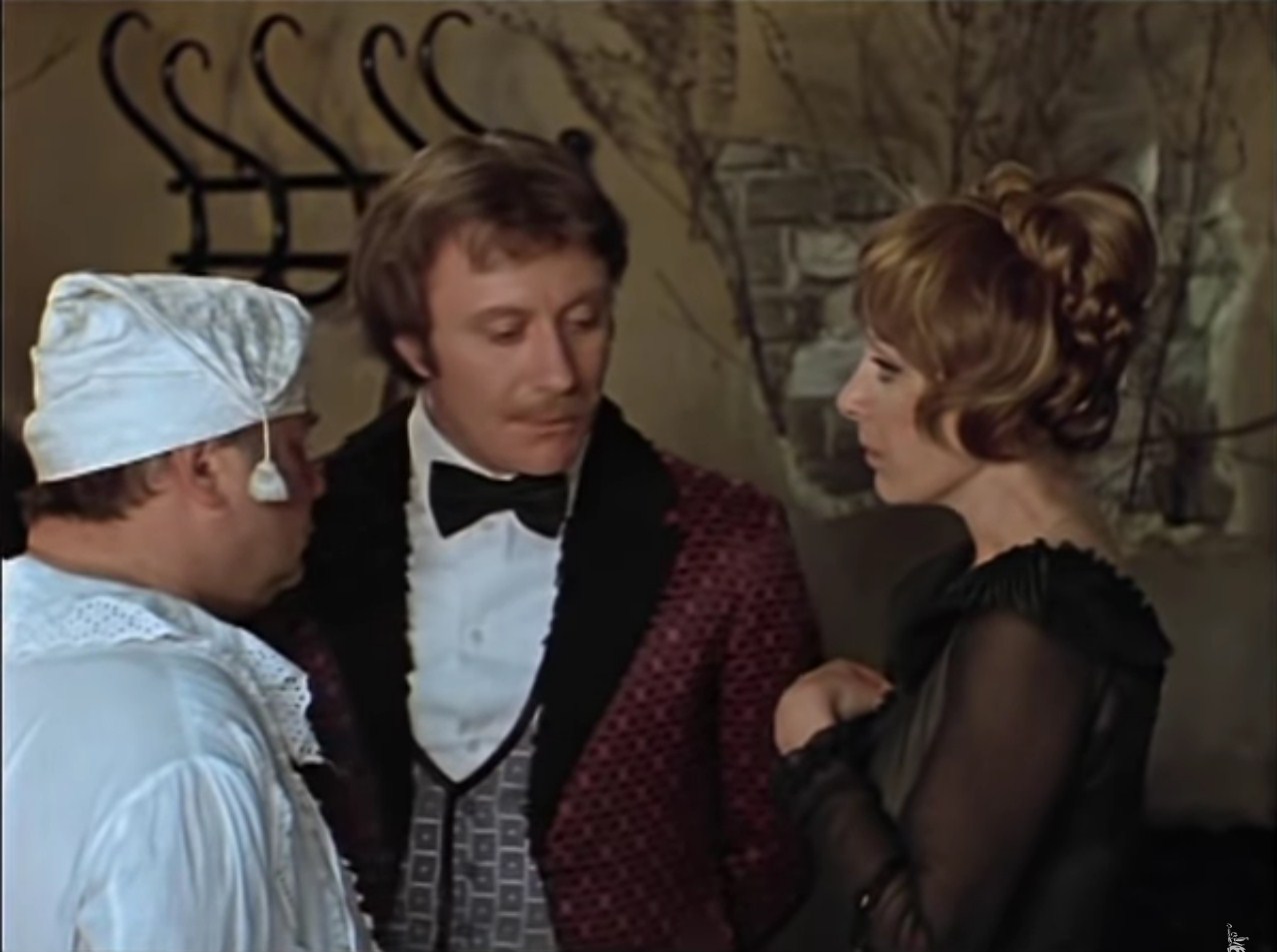 Министр-администратор То, что вы называете любовью, — это немного неприлично, довольно смешно и очень приятно.