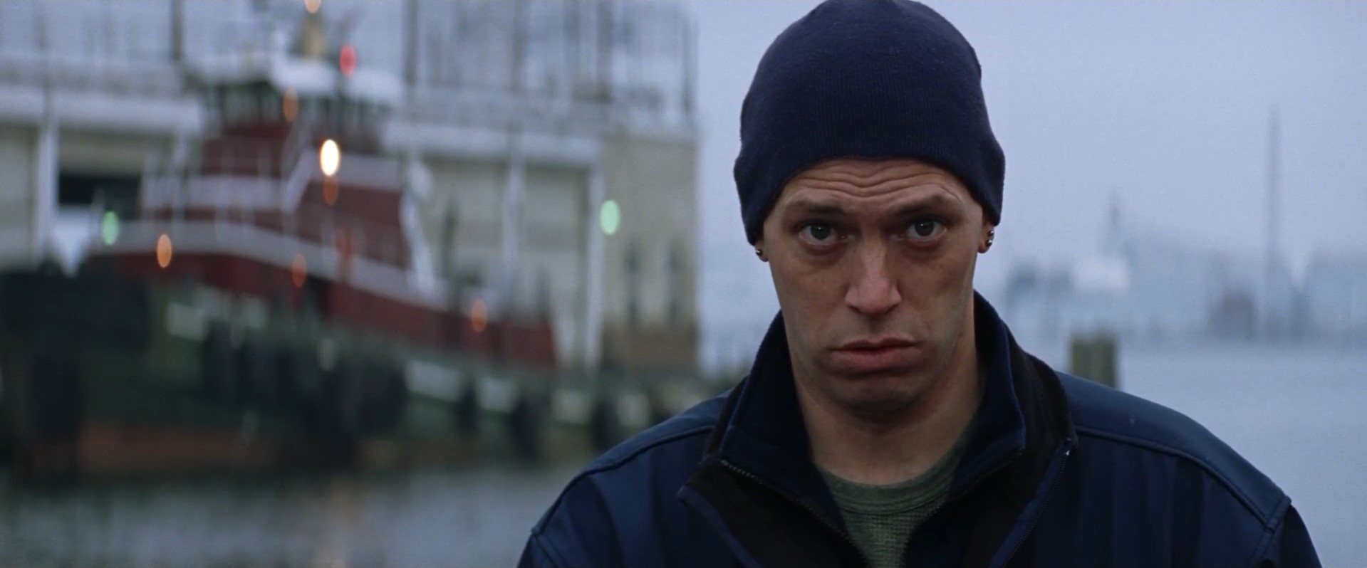 Девушка никогда не переспит с тобой, если зовет тебя плюшевым, если выдавливает при тебе прыщи, если её зовут Эмбер или Кристина, если ходит по большому в твоем туалете или забирает после трех свиданий остатки еды. Звучит, конечно, не по-научному, но я вас предупредил.