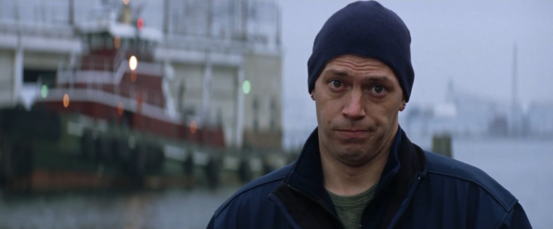 Девушка никогда не переспит с тобой, если зовет тебя плюшевым, если выдавливает при тебе прыщи, если её зовут Эмбер или Кристина, если ходит по большому в твоем туалете или забирает после трех свиданий остатки еды. Звучит, конечно, не по-научному, но я вас предупредил.