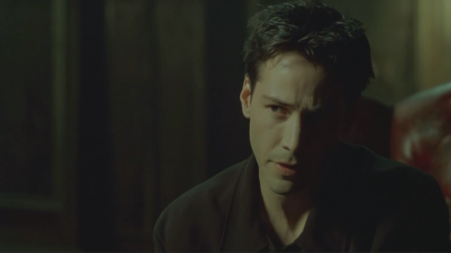 — Матрица повсюду. Она окружает нас. Даже сейчас, она с нами рядом. Ты видишь ее, когда смотришь в окно или включаешь телевизор. Ты ощущаешь ее, когда работаешь, идешь в церковь, когда платишь налоги. Целый мирок надвинутый на глаза, чтобы спрятать правду.
— Какую?
— Что ты только раб, Нео. Как и все, ты с рождения в цепях. С рождения в тюрьме, которой не почуешь и не коснешься. В темнице для разума.